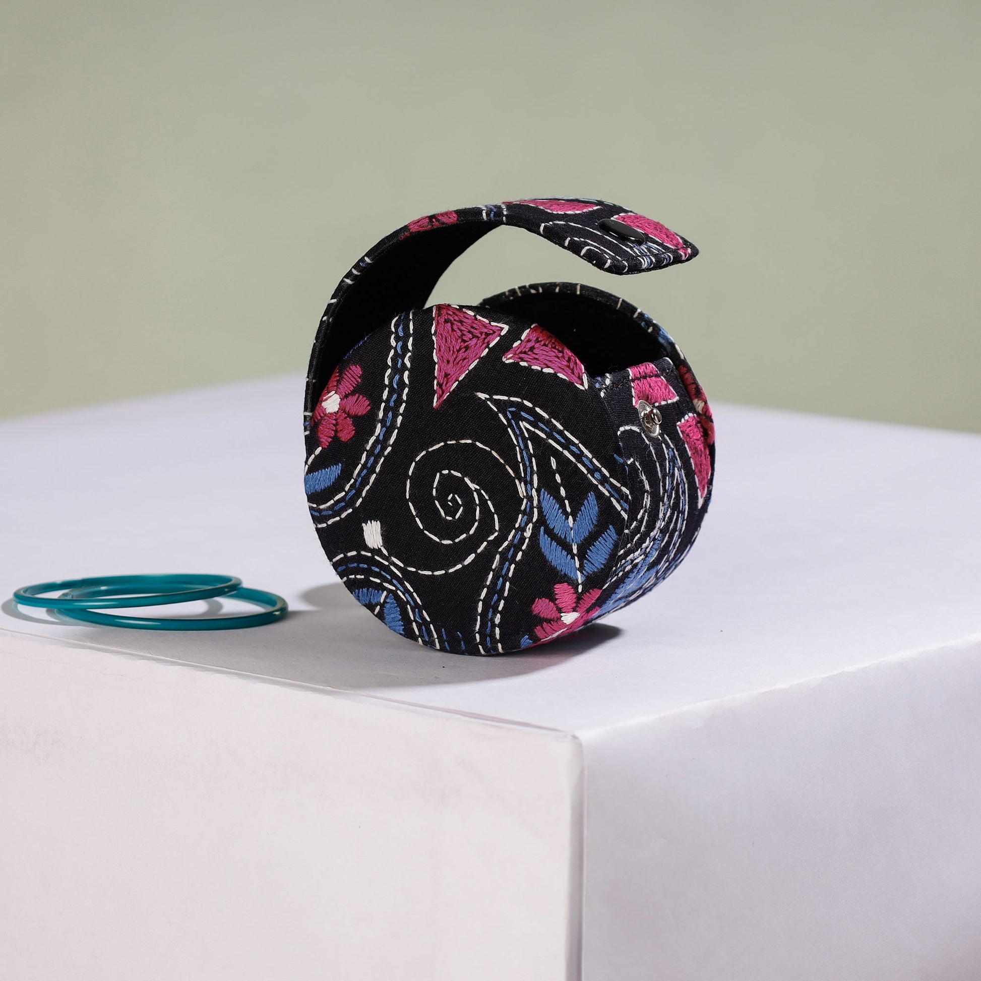 Bengal Kantha Work Handcrafted Bangle Box (Small)