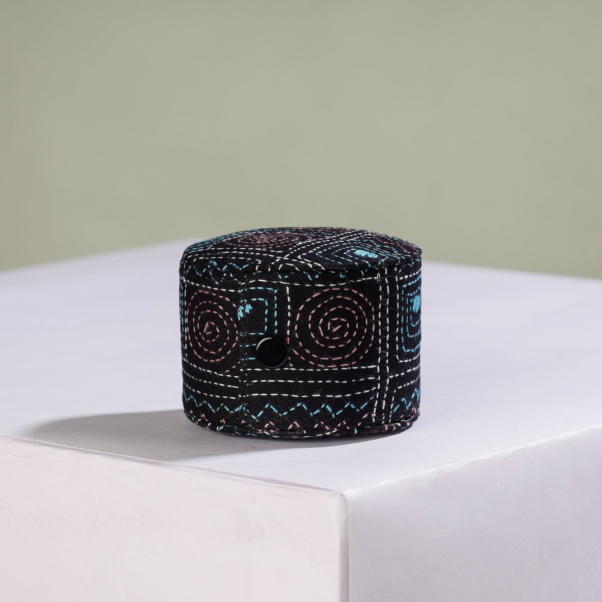 Bengal Kantha Work Handcrafted Bangle Box (Small)