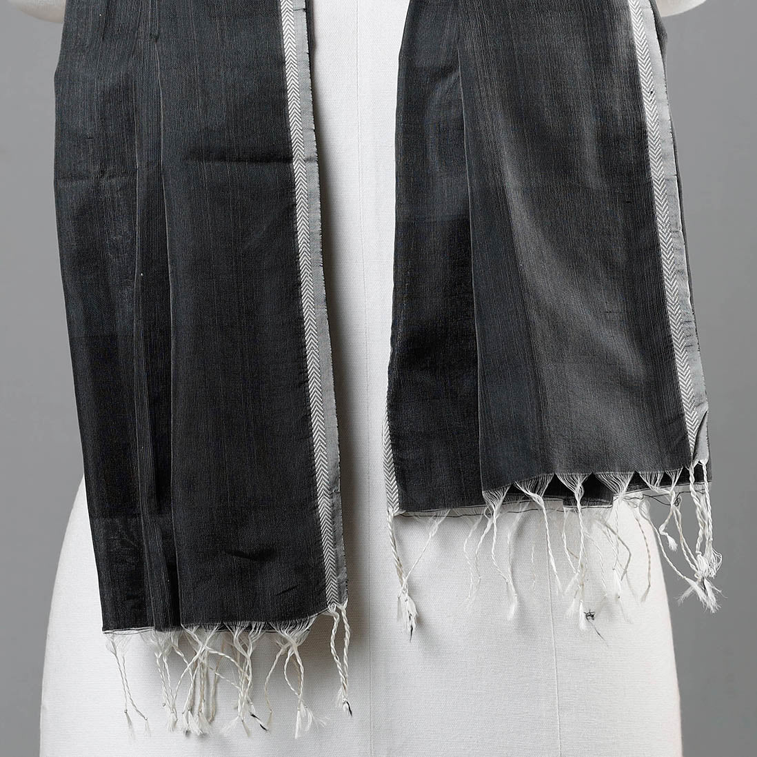 Black - Traditional Maheshwari Silk Handloom Stole