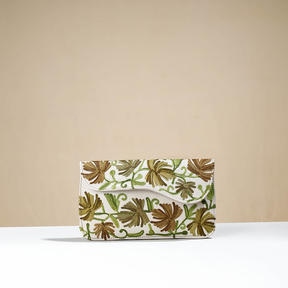 Beige - Chain Stitch Crewel Hand Embroidery Leather Wallet