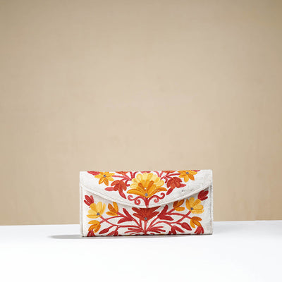 Beige - Chain Stitch Crewel Hand Embroidery Velvet Wallet
