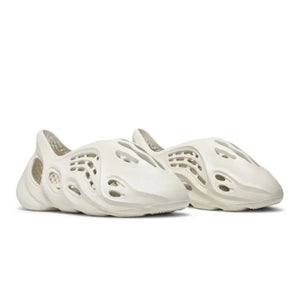 Yeezy Foam RNNR Ararat