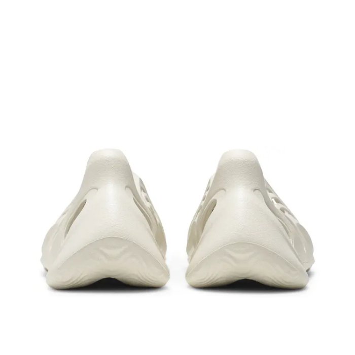 Yeezy Foam RNNR Ararat