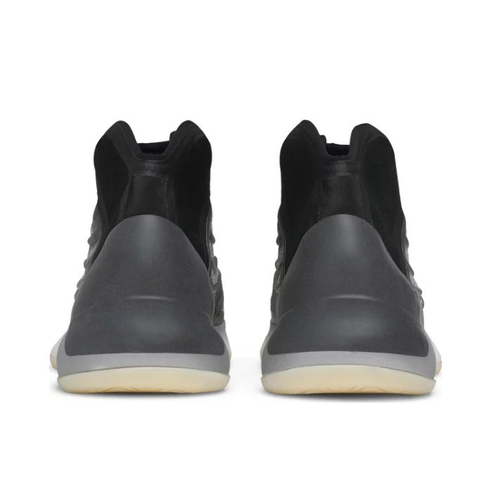 Yeezy QNTM Barium