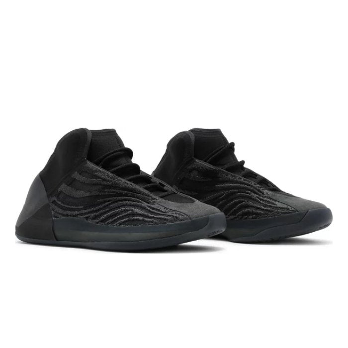 Yeezy QNTM Onyx