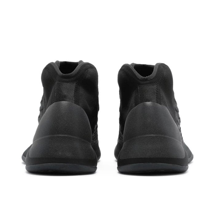 Yeezy QNTM Onyx