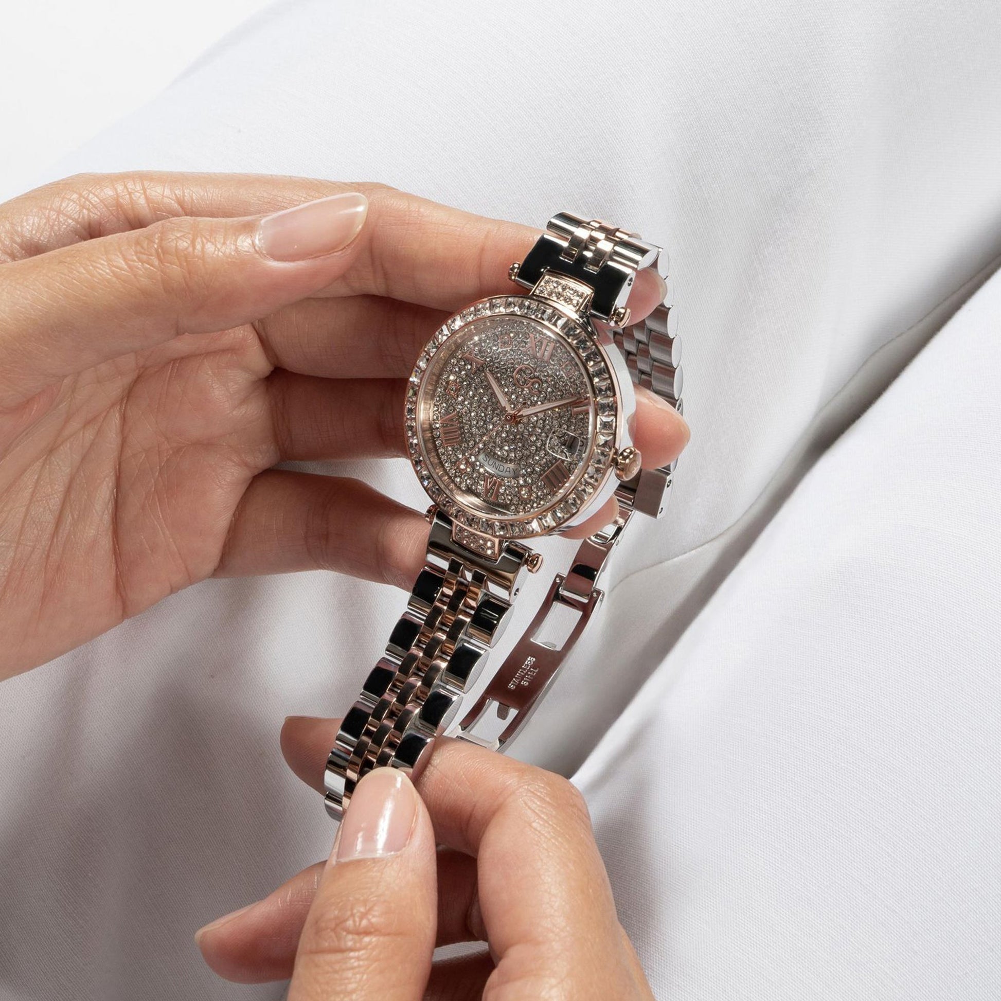 Flair Crystal Women Quartz White Dial Analog Stainless Steel Watch Z01014L1MF