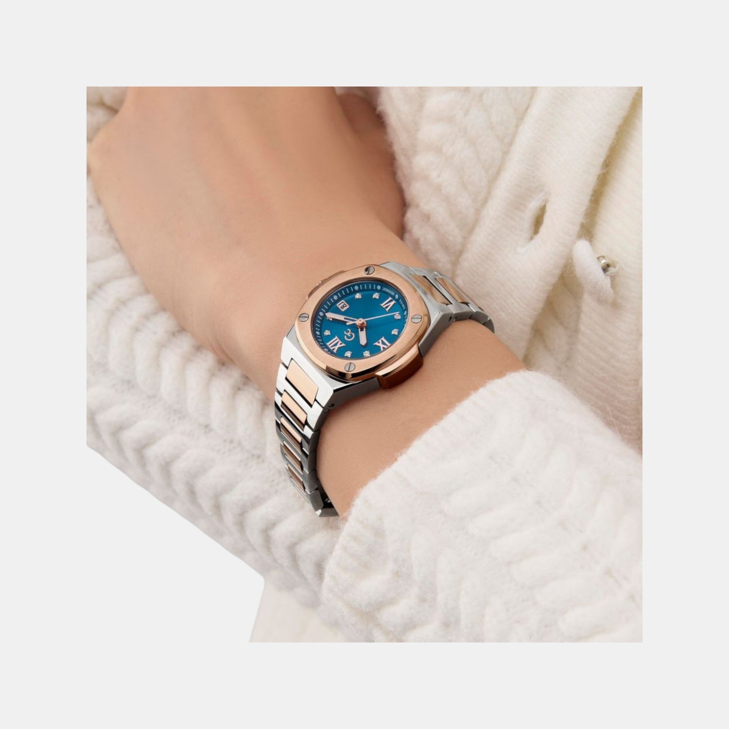 Gc Coussin Shape Mini Women Quartz Blue Dial Analog Stainless Steel Watch Z12011L7