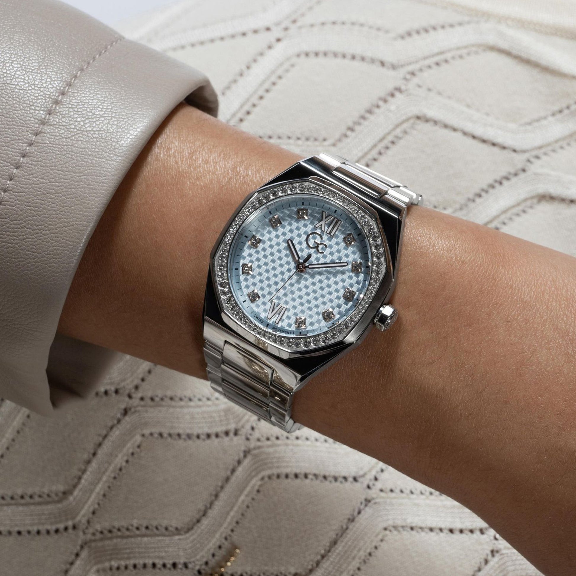 Coussin Sleek Women Quartz Blue Dial Analog Stainless Steel Watch Z25003L7MF