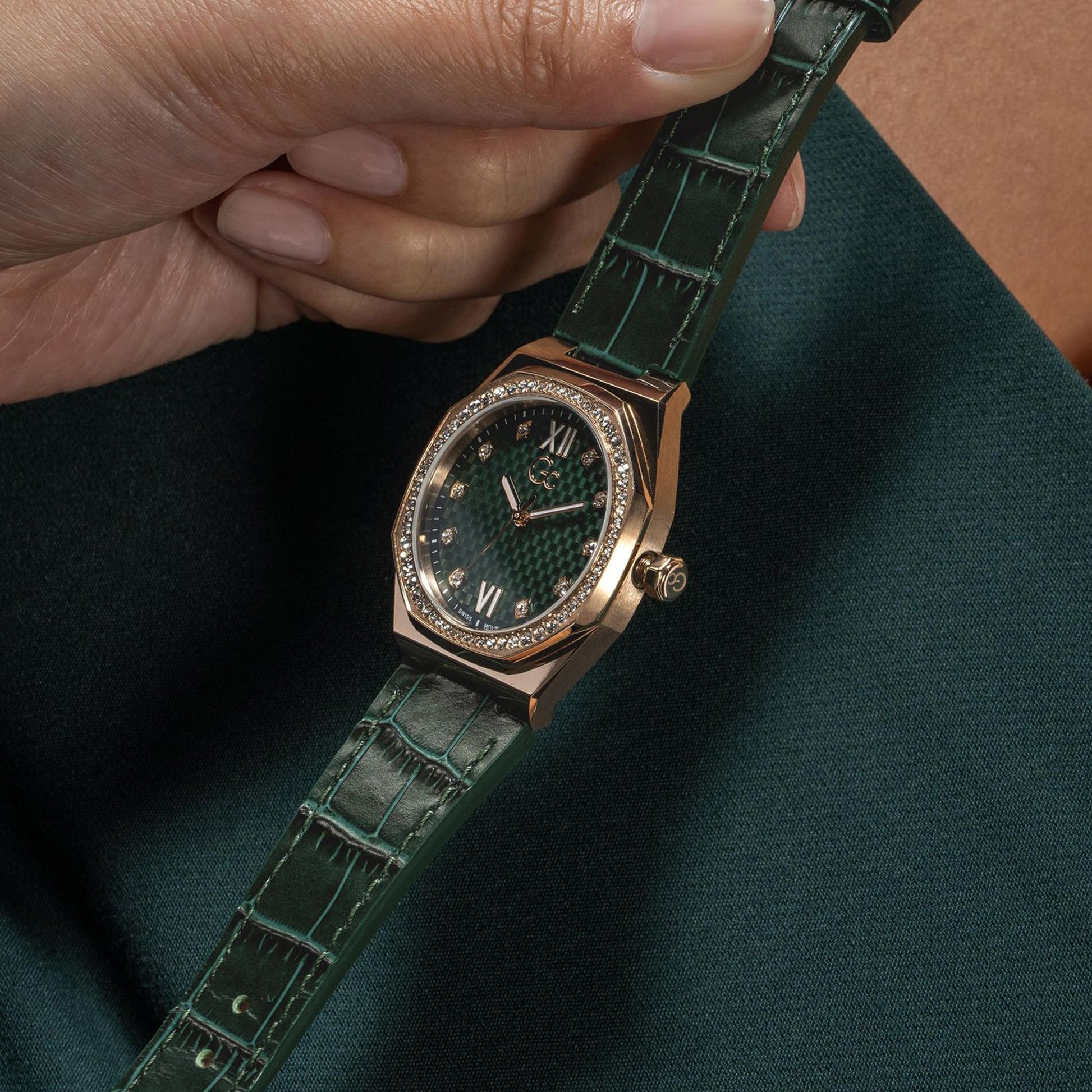 Coussin Sleek Women Quartz Green Dial Analog Leather Watch Z25004L9MF