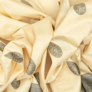 Off White Handloom Kanchipuram Silk Saree With Annam Buttas