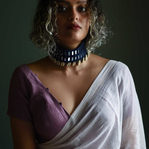 Aavaran Sa (Choker)