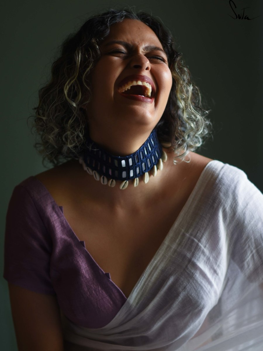 Aavaran Sa (Choker)