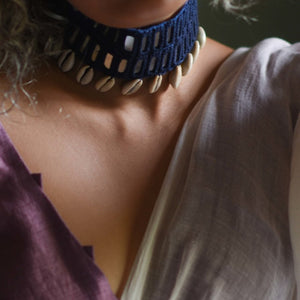 Aavaran Sa (Choker)