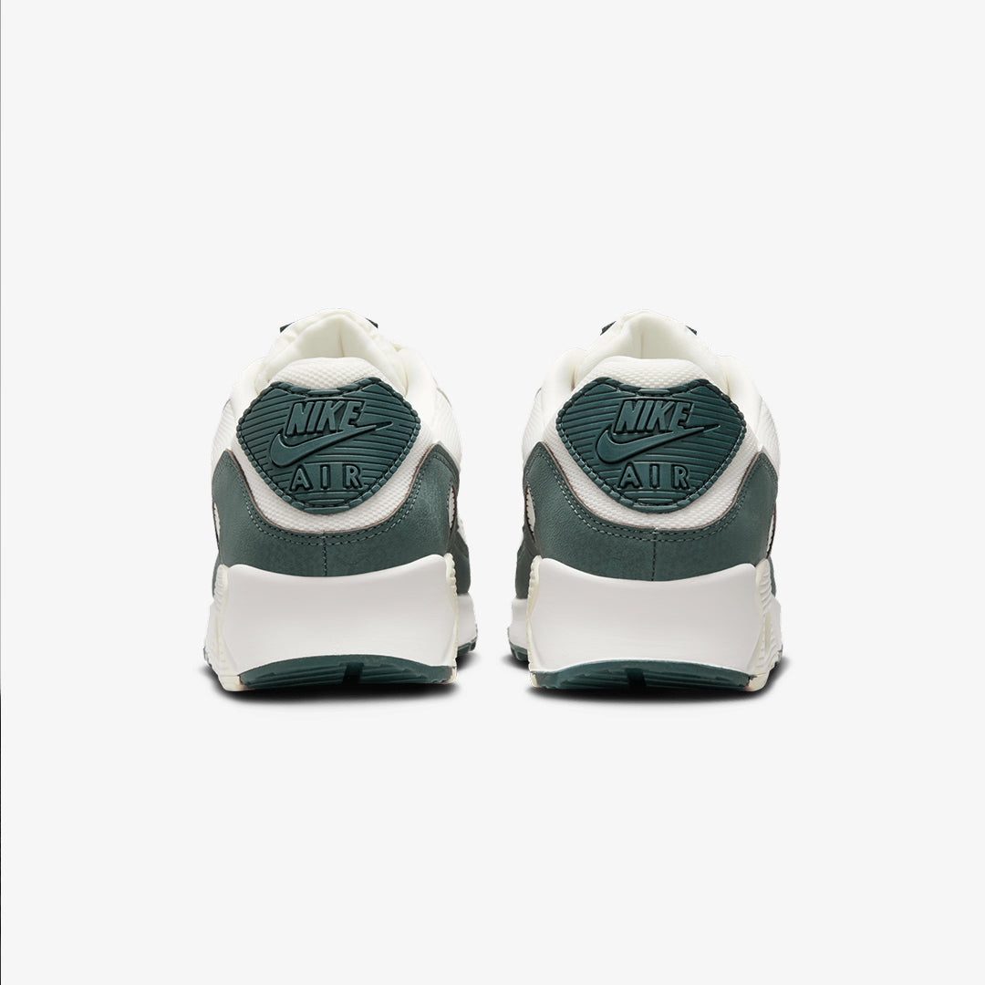 Nike | AIR MAX 90  { SAIL/WHITE-VINTAGE GREEN-COCONUT MILK