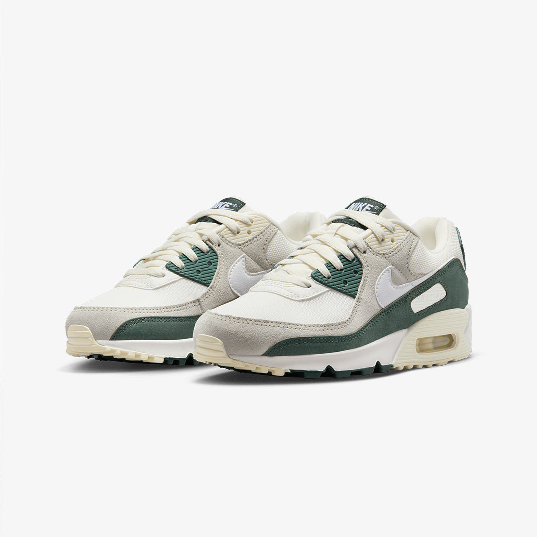 Nike | AIR MAX 90  { SAIL/WHITE-VINTAGE GREEN-COCONUT MILK