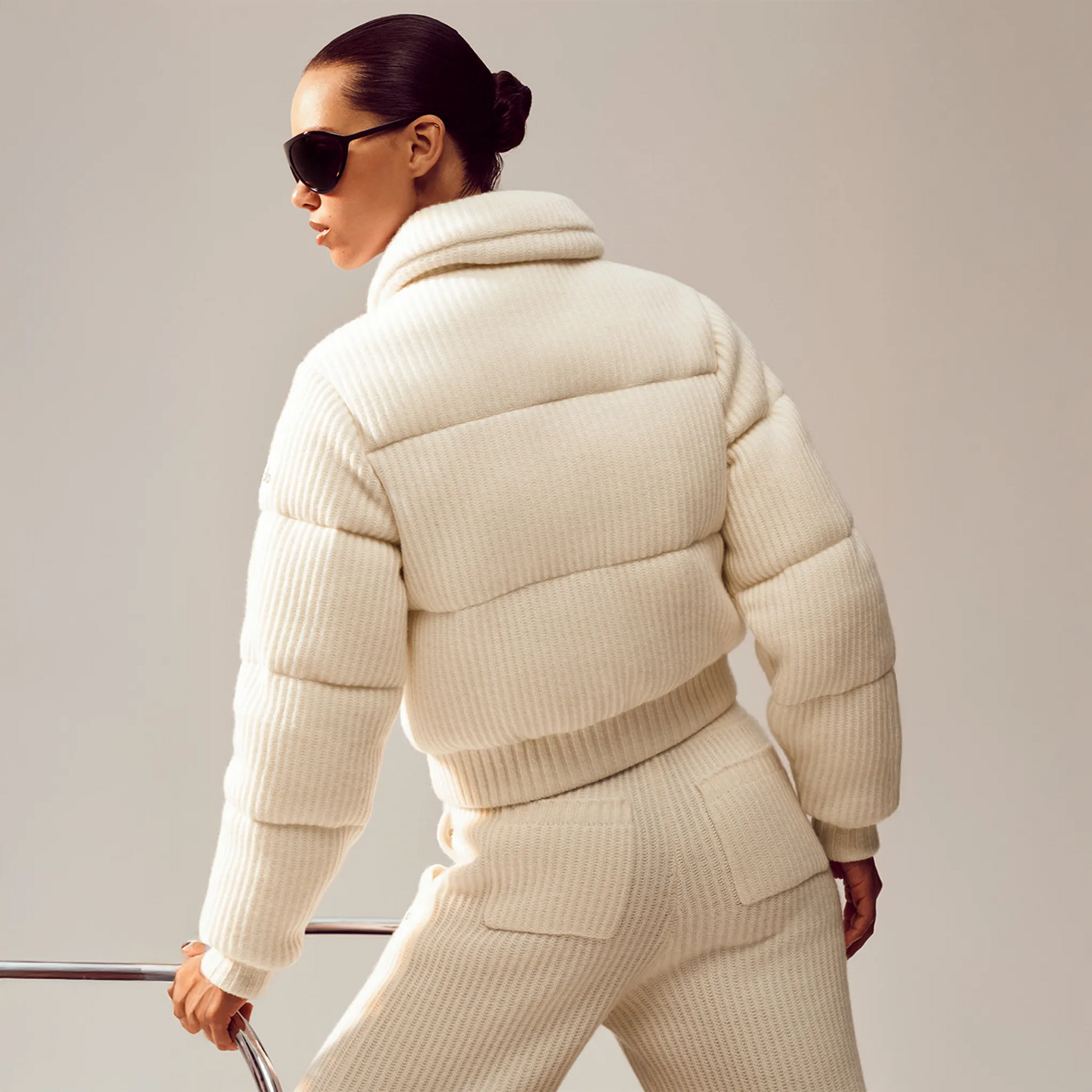 Alo Yoga Cashmere Northstar Ivory Puffer Jacket (W)