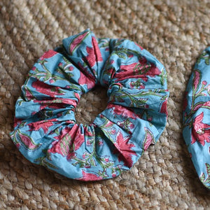 Awaken, Love (Scrunchies)