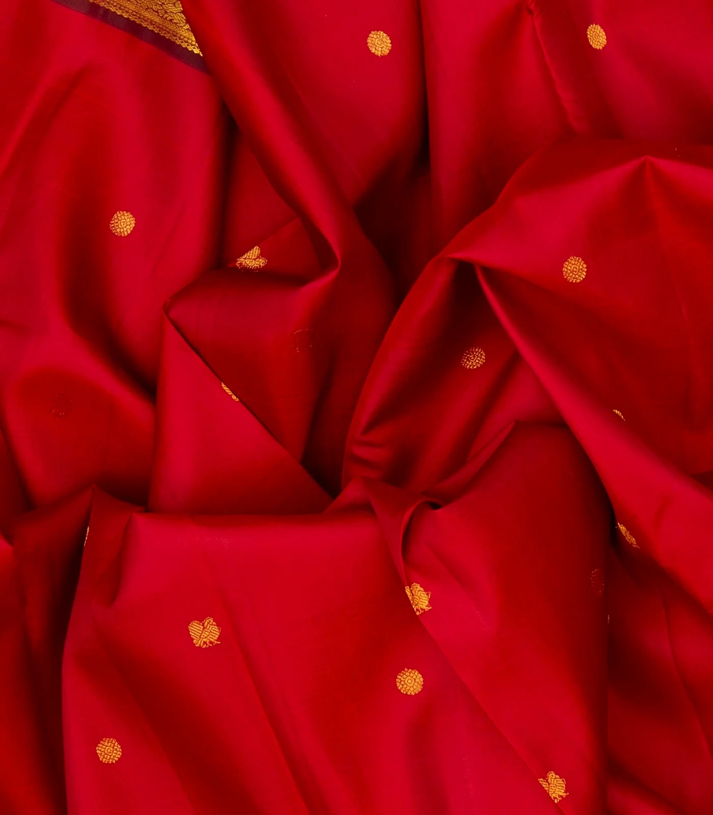 Red Handloom Kanchipuram Silk Saree With Annam Buttas