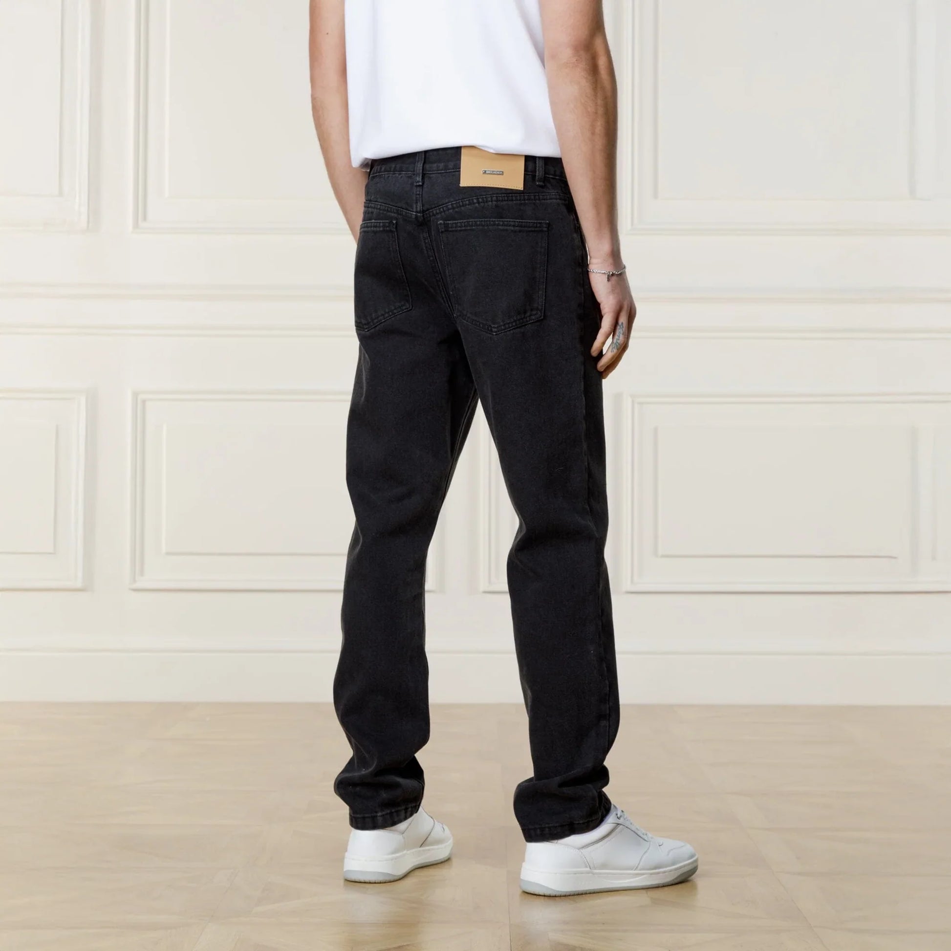 Belier Straight Leg Jeans Washed Black