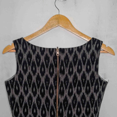 Black and Grey Alat Palat