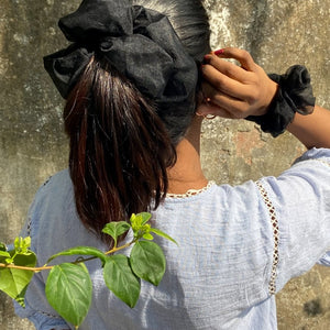 Black truffle ( Scrunchies )