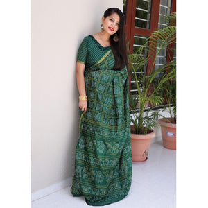 Bottle Green Bandhani Printed With Woven Border Tapetta Silk Saree