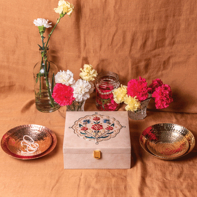 Guldasta Zardozi Box with Curved Plate Wedding Favours