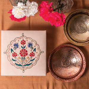 Guldasta Zardozi Box with Curved Plate Wedding Favours