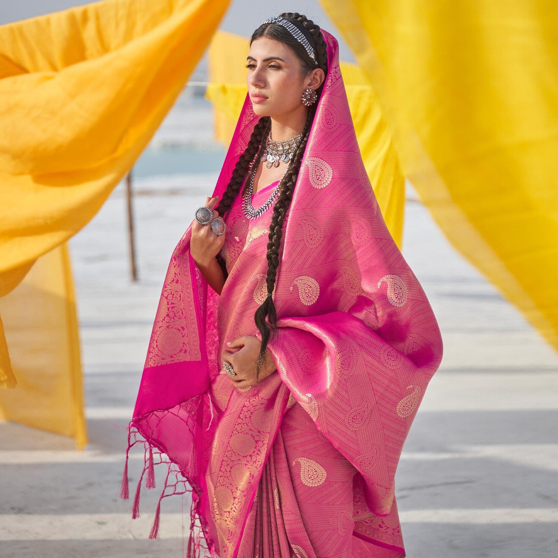 Breathtaking Pink Colored Festive Wear Weaving Handloom Soft Silk Saree