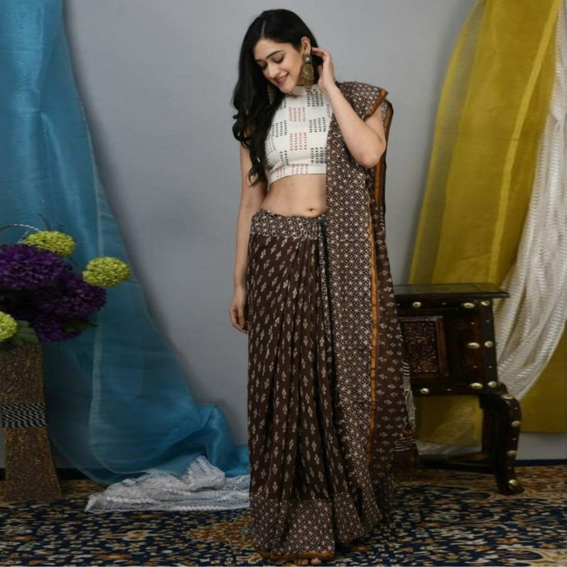 Brown Geometric Printed Linen Saree