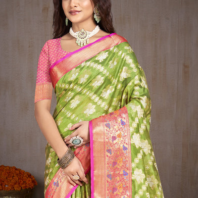 Green Silk Saree With Blouse Piece