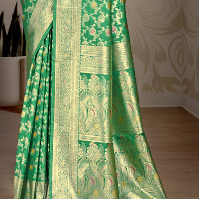 Green Silk Saree With Blouse Piece