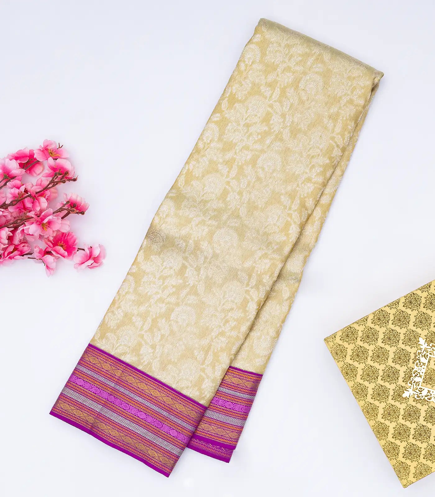 Cream Handloom Kanchipuram Korvai Tissue Silk Saree With Floral Motifs