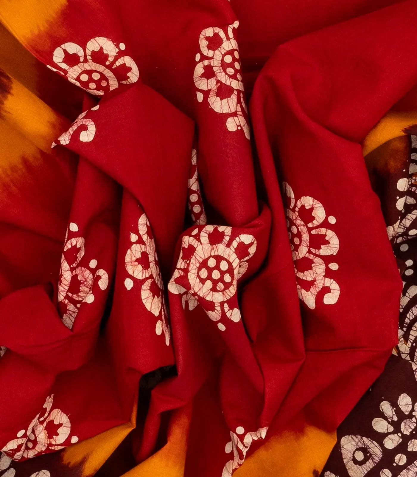 Red  Sungudi  Cotton Saree With Floral Motifs
