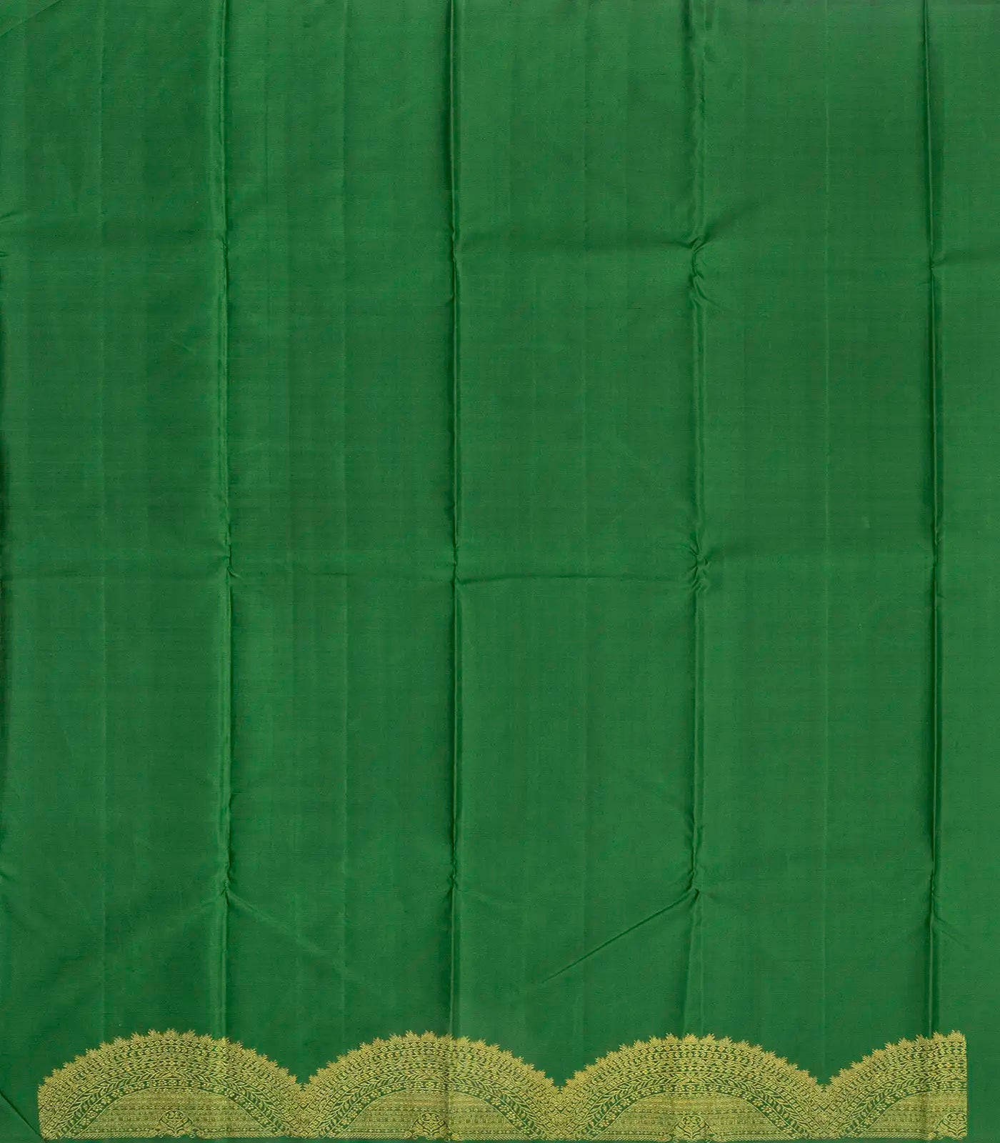 Magenta Handloom Kanchipuram Silk Saree With Mango Buttas