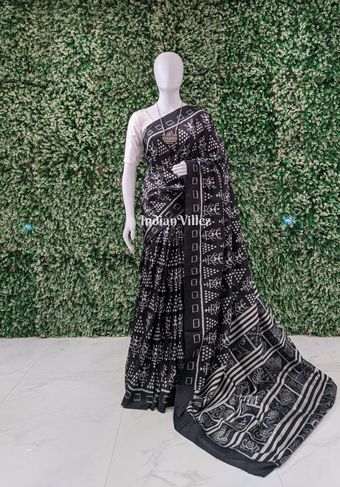 Black White Tribal Jhoti Contemporary Silk Saree with Nabakothi Anchal