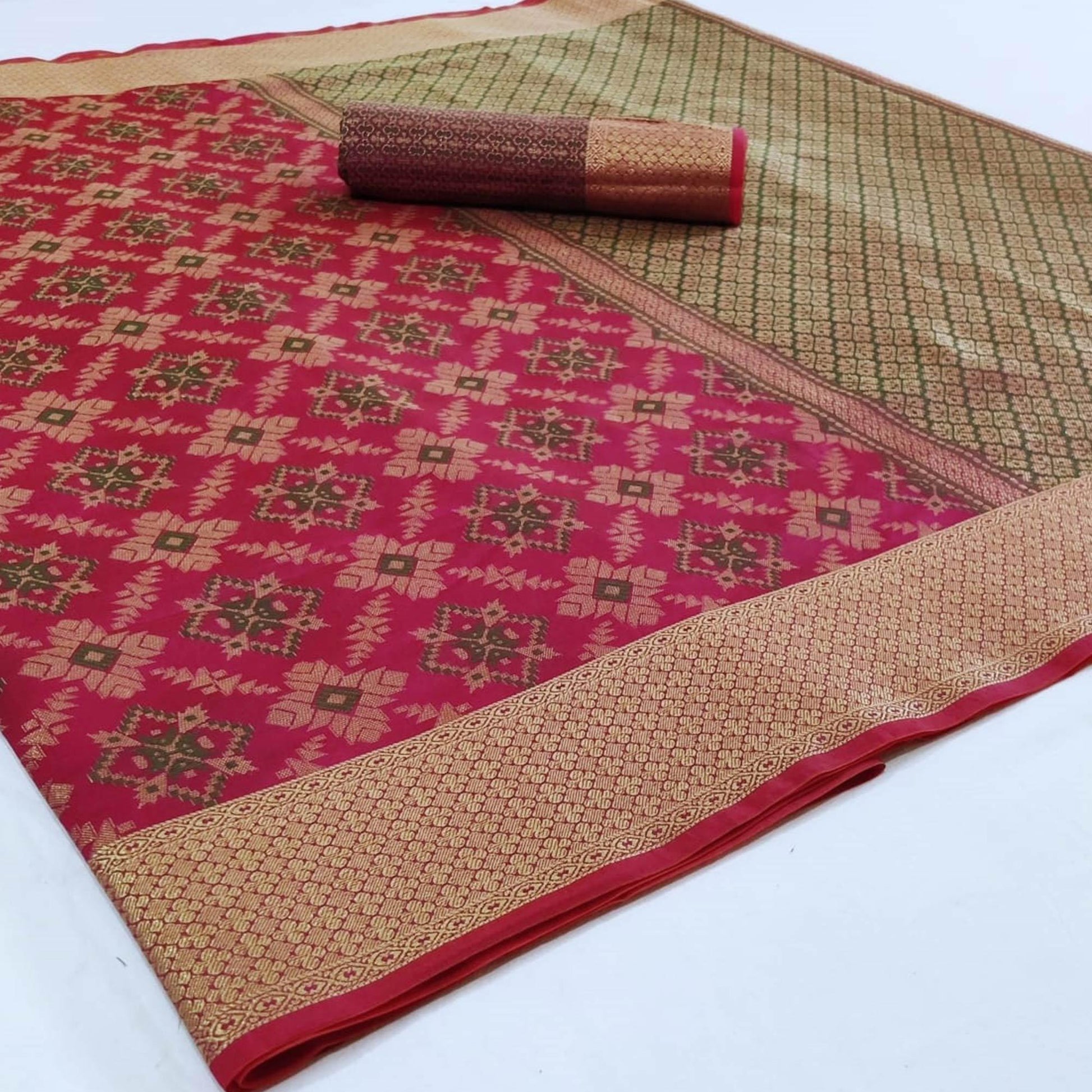 Capricious Pink Colored Festive Wear Woven Silk Saree
