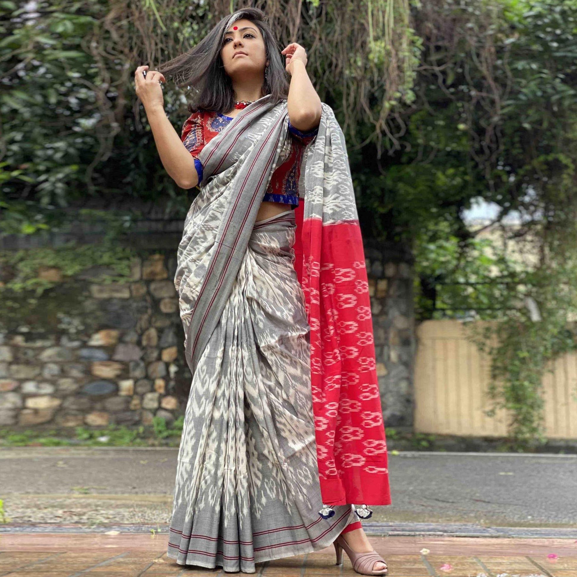 Captivating Grey Colored Casual Wear Printed Silk Saree