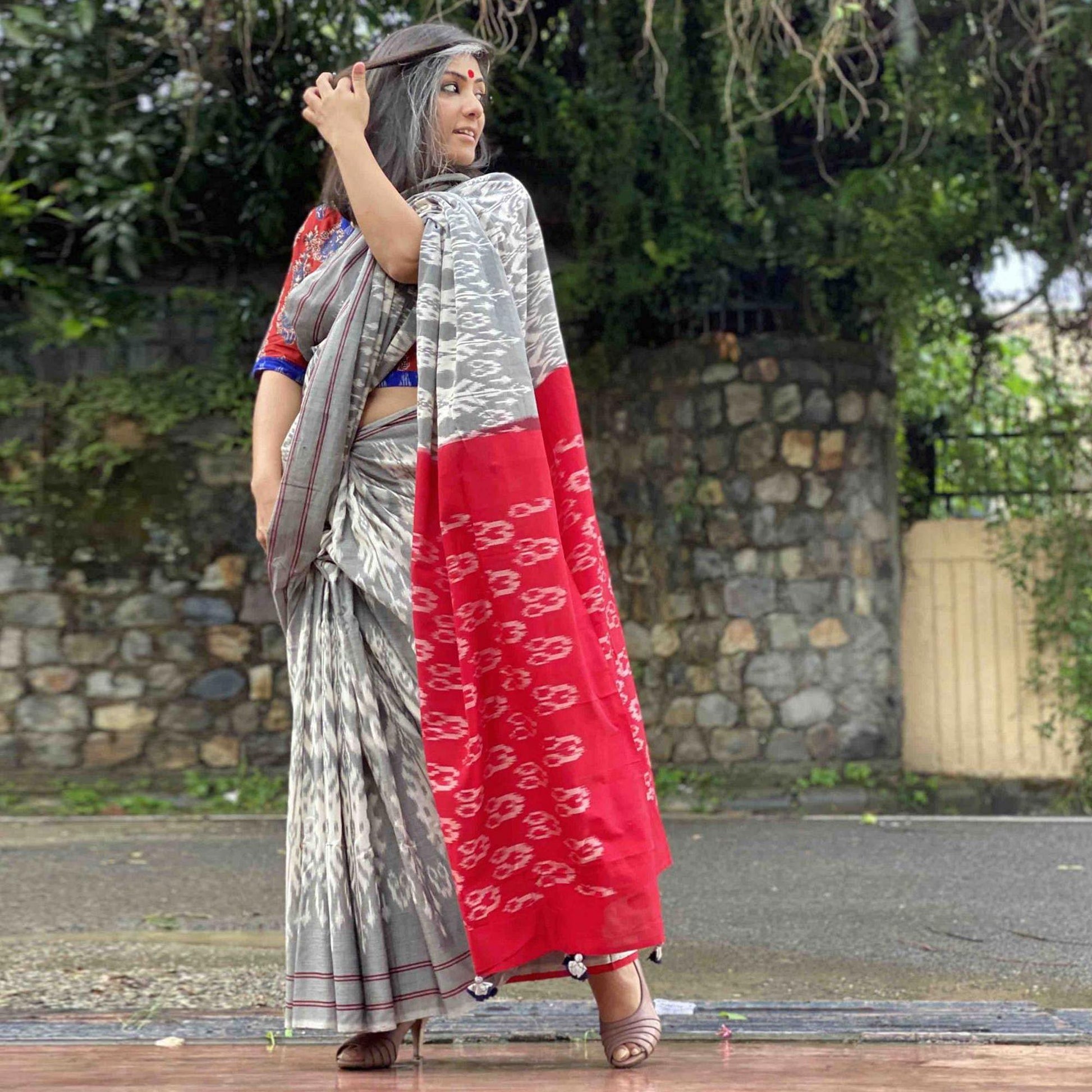 Captivating Grey Colored Casual Wear Printed Silk Saree