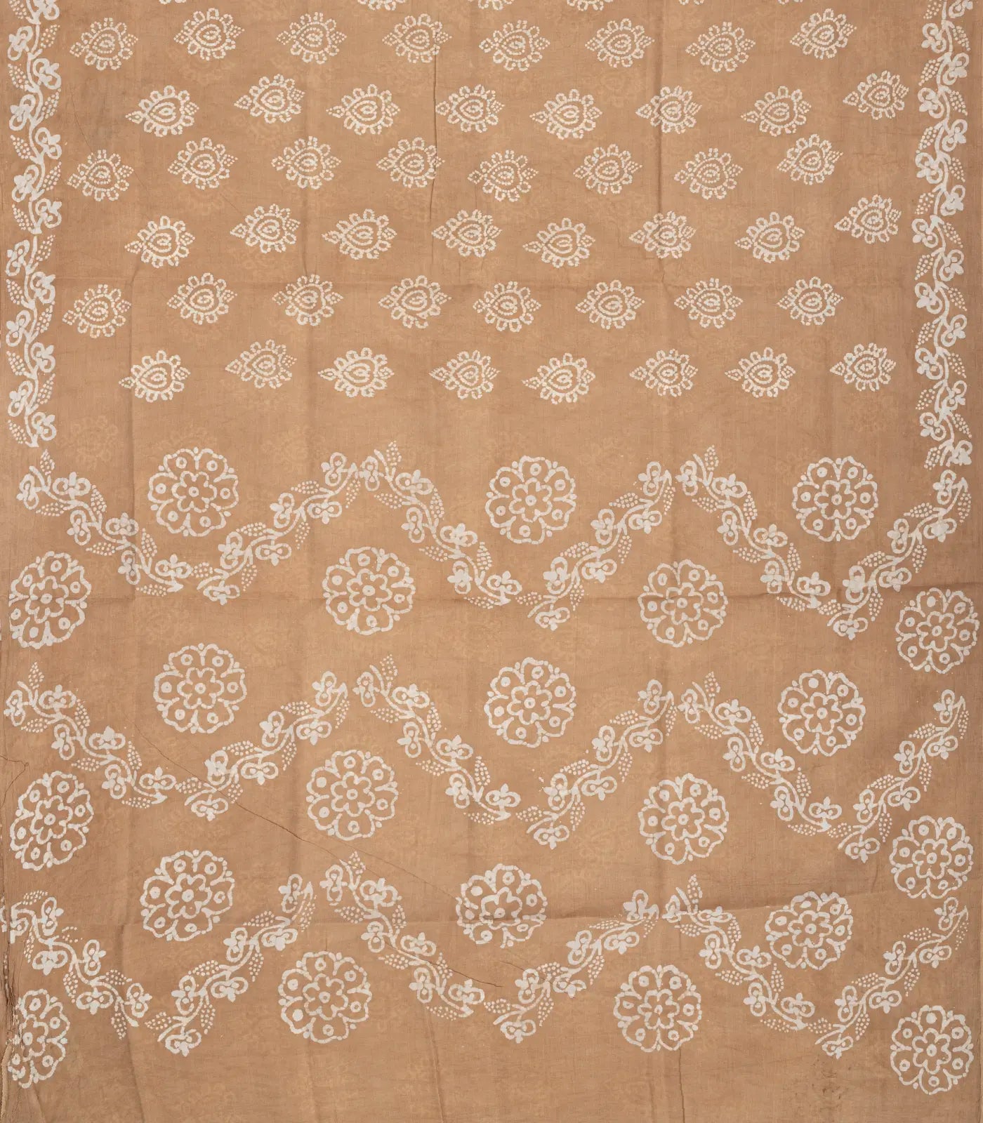 Beige Sungudi Cotton Saree With Floral Motifs
