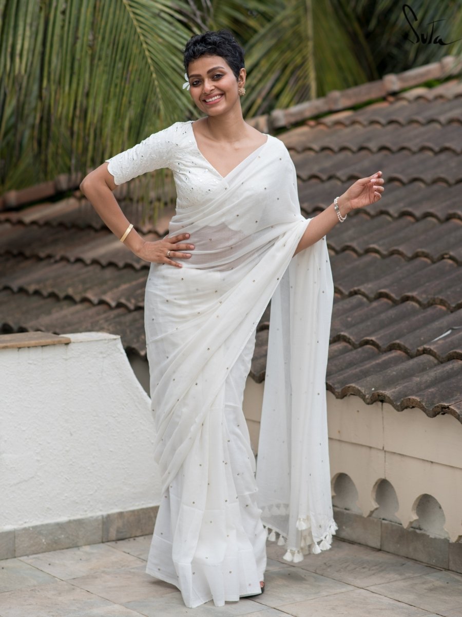 Chamakta safed chumki