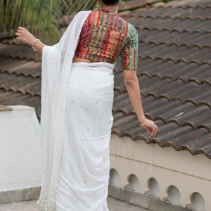 Chamakta safed chumki
