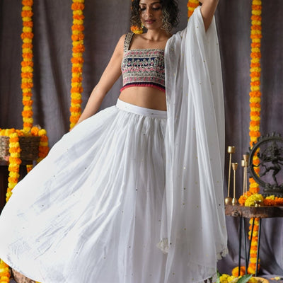 Chamkila taara (Without Blouse)