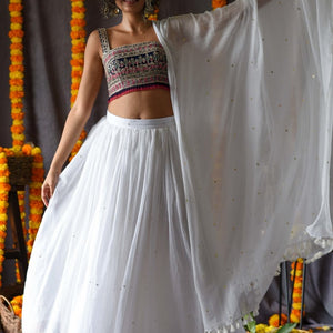 Chamkila taara (Without Blouse)