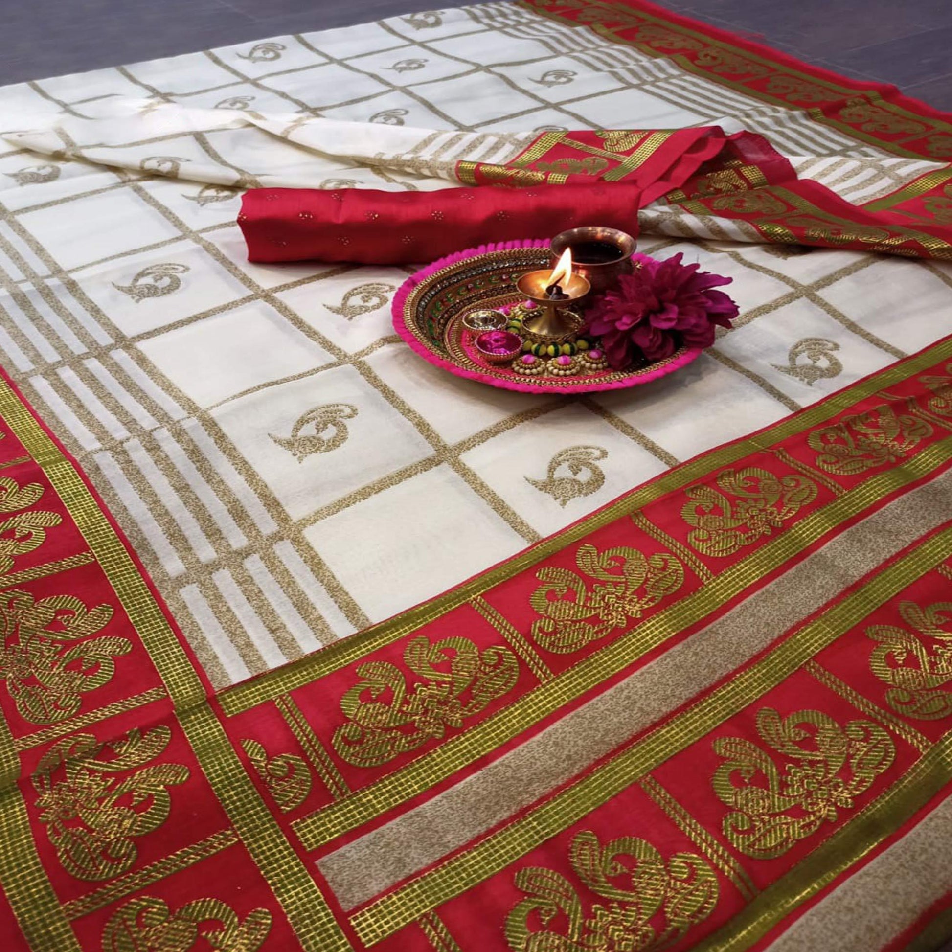 Charming Cream-Red Colored Festive Wear Cheked Foli Print Patola Silk Saree