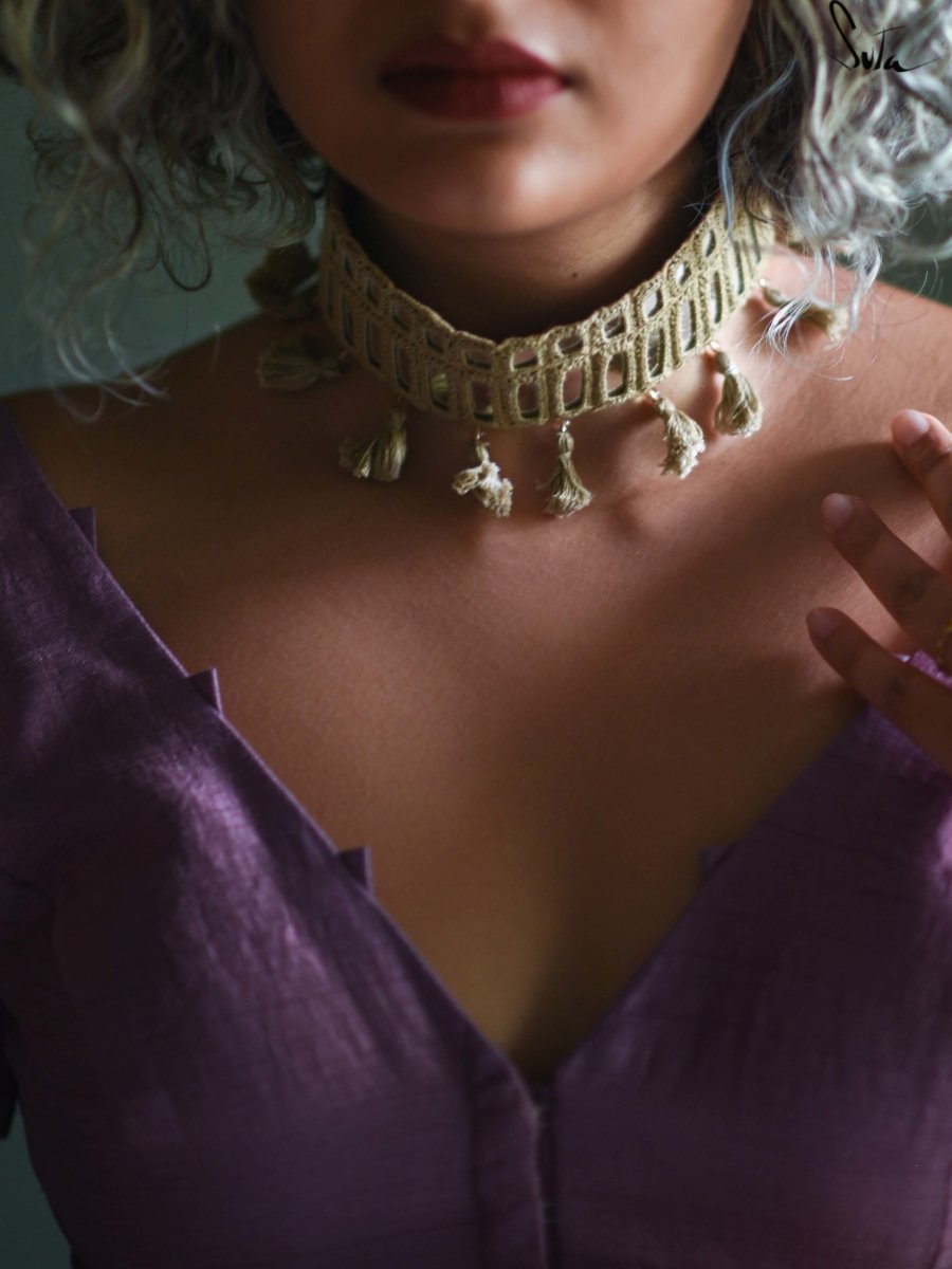Chayagrahi Drishti (Choker)