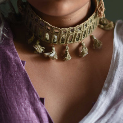 Chayagrahi Drishti (Choker)