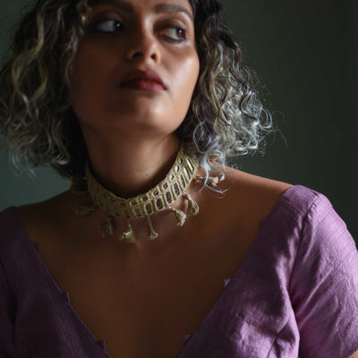 Chayagrahi Drishti (Choker)