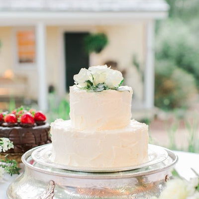 Chic Green and White Wedding Flowers